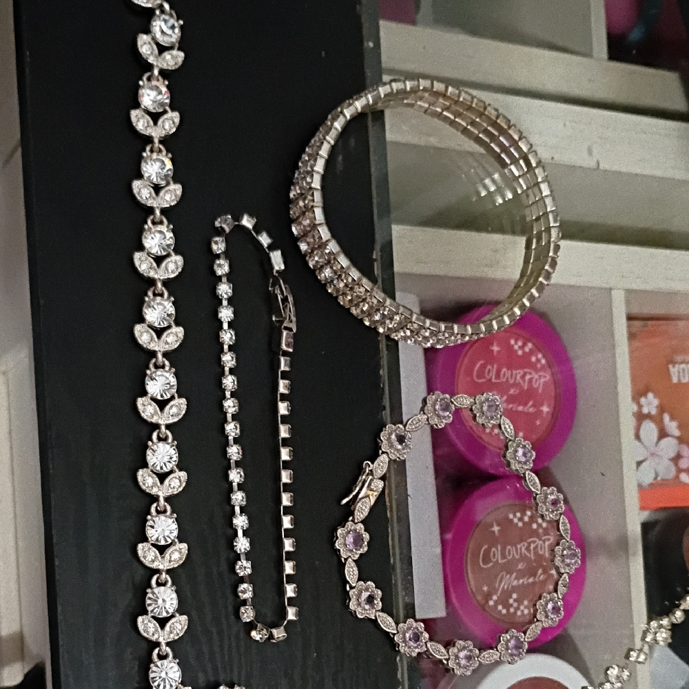 Elegant Silver Women's Jewelry Set